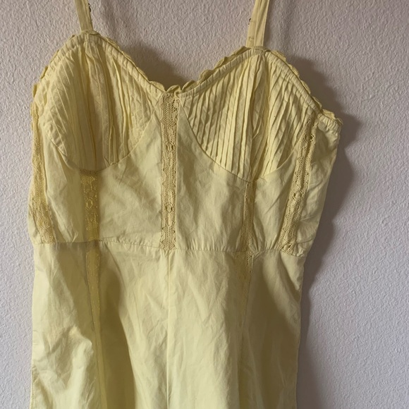 NWOT Urban Outfitters Yellow Romper - Picture 5 of 8